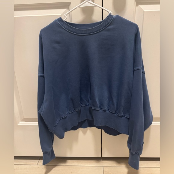 Fabletics Year Round Terry Crew Neck Sweatshirt size XS washed classic indigo - Picture 3 of 5